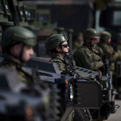 الناتو يستعد لنشر قوات إضافية في كوسوفو وسط تعزيزات صربية