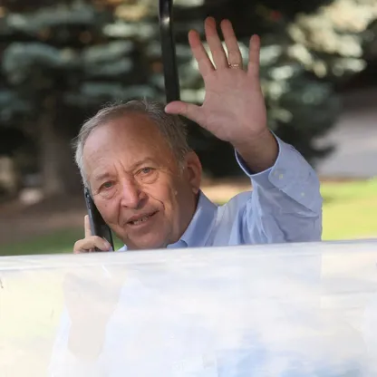 لاري سامرز يستقيل من OpenAI بعد الكشف عن مراسلات مع إبستين