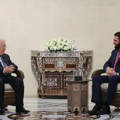 الشرع وعباس يتفقان على تشكيل لجان مشتركة لتعزيز علاقات فلسطين وسوريا