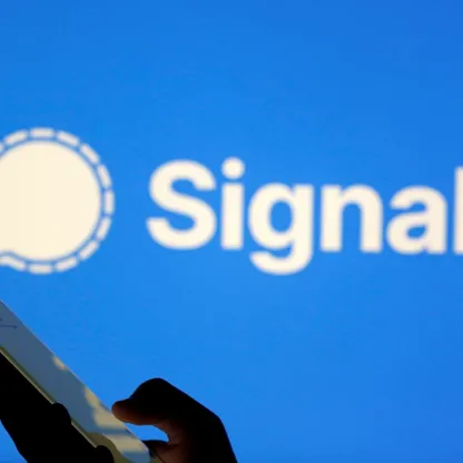 تطبيق Signal.. خدمة تراسل "مشفرة" تستخدمها إدارة ترمب