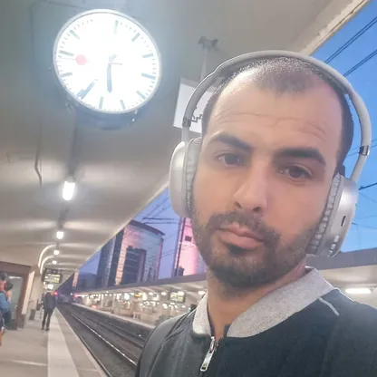 من غزة إلى إيطاليا عبر مصر وليبيا.. قصة مخاطرة للخروج بدراجة مائية وGPS
