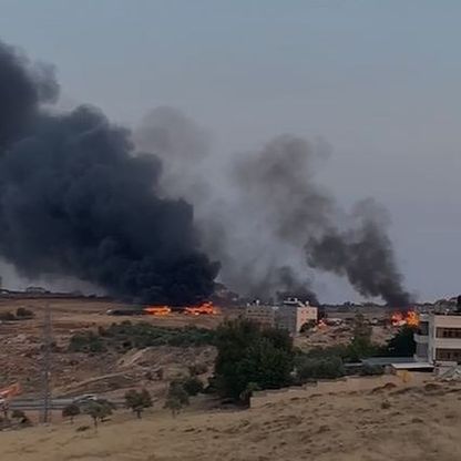 مستوطنون إسرائيليون يحرقون منازل فلسطينيين في الضفة المحتلة