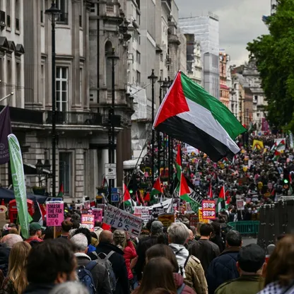 تظاهرات حاشدة في لندن ضد الهجرة وتضامناً مع الفلسطينيين