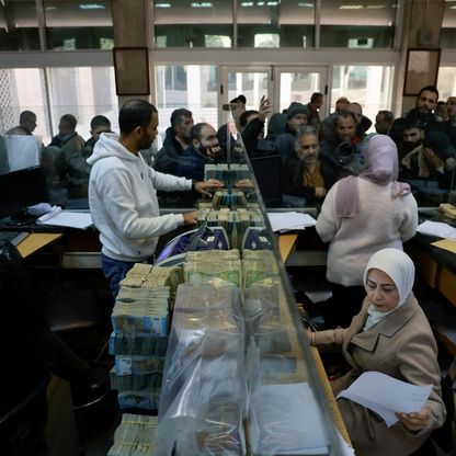 ترمب يوقع أمراً تنفيذياً بإنهاء عقوبات سوريا.. ودمشق: يفتح أبواب إعادة الإعمار