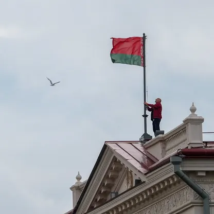 ترمب يرشح مبعوثاً خاصاً إلى بيلاروس ويطالب بالإفراج عن مزيد من السجناء