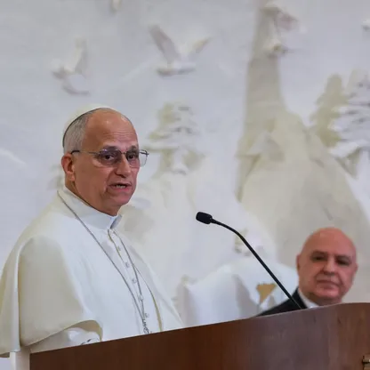 بابا الفاتيكان يدعو المسؤولين في لبنان لجعل السلام أولويتهم القصوى