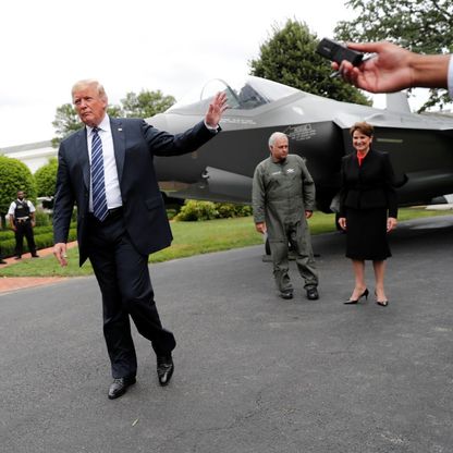 رسوم ترمب تدفع حلفاء واشنطن لإعادة النظر في صفقات مقاتلات F-35