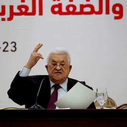 عباس يطالب "حماس" بتسليم السلاح والحكم في غزة للسلطة الفلسطينية