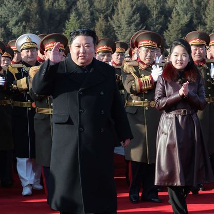 زعيم كوريا الشمالية يهدد بـ"قرار سيغيّر التاريخ"