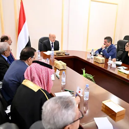 العليمي: التطورات في اليمن لم تكن خلافاً سياسياً بل تهديداً لوحدة القرار العسكري