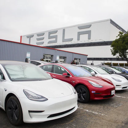 التحكم بالسيارات ذاتية القيادة بالكاميرات.. خيار "تيسلا" الجدلي