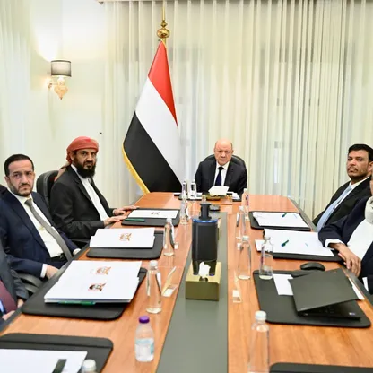 مجلس القيادة اليمني يتعهد برفع كلفة تصعيد "الحوثيين" واستعادة مؤسسات الدولة