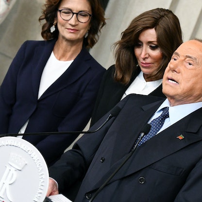 نقل رئيس الوزراء الإيطالي الأسبق سيلفيو برلسكوني إلى المستشفى