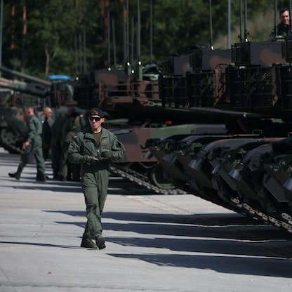 "رسالة إلى روسيا".. بولندا تنظم أكبر عرض عسكري منذ الحرب الباردة