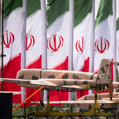 طهران تلوح بمراجعة عقيدتها النووية.. وتحذر إسرائيل من استهداف منشآتها