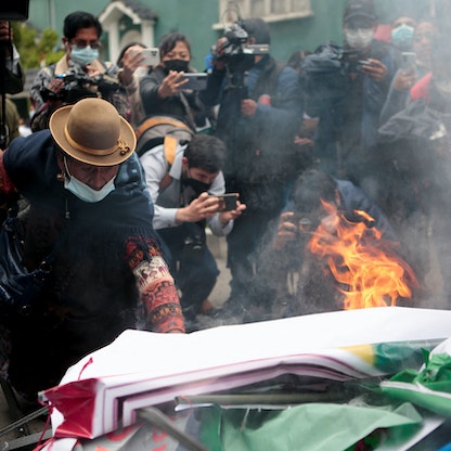 بوليفيا.. محتجون يمنعون نقل رئيسة البلاد المسجونة للمستشفى