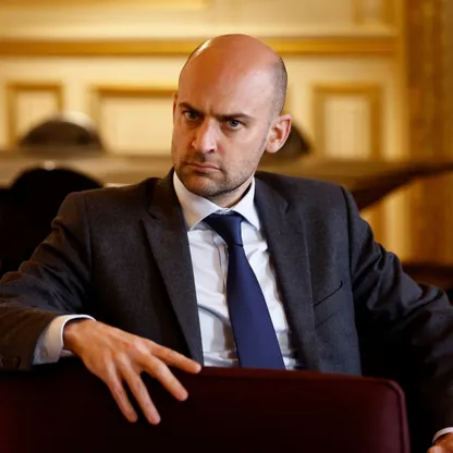 فرنسا: نخطط مع حلفائنا للرد على أميركا حال نفذت تهديدها ضد جرينلاند