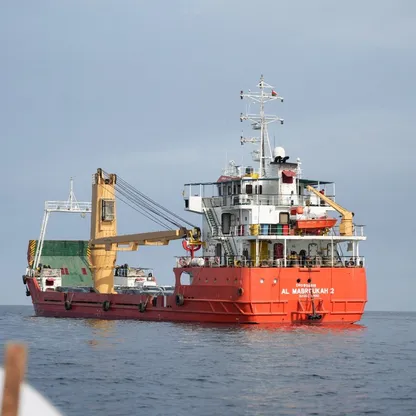 ما هو الحصار البحري وكيف يمكن تطبيقه في مضيق هرمز؟