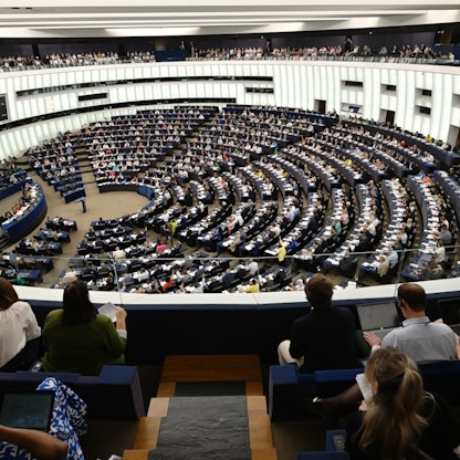 الاتحاد الأوروبي يوافق على مشروع قانون للتوجه نحو الطاقة المتجددة