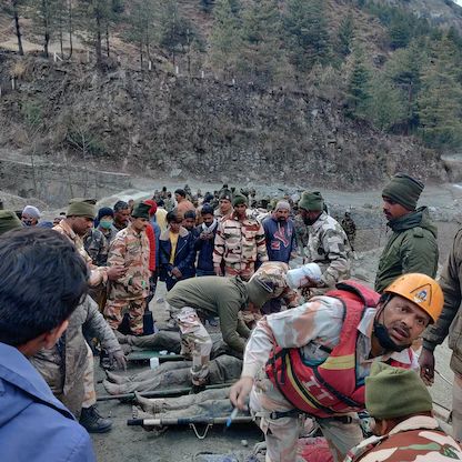 مصرع 18 شخصاً وفقدان 200 آخرين إثر انهيار جليدي في الهيمالايا