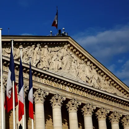 فرنسا.. النواب يصوتون على مشروع قرار يدين "اتفاقية 1968" مع الجزائر