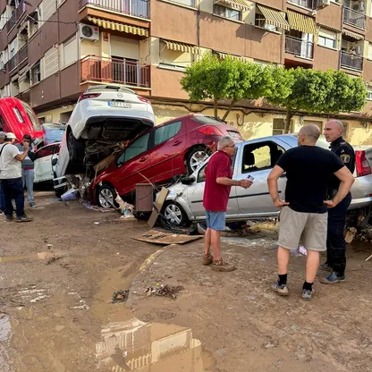 إسبانيا.. البحث عن مفقودين بعد سيول عارمة أودت بحياة العشرات