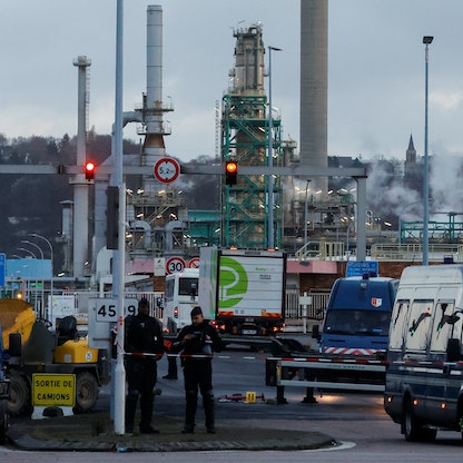 "إضرابات فرنسا" تهدد تعافي أوروبا من أزمة الطاقة