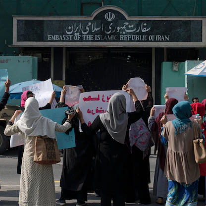 أفغانستان.. طالبان تفرق تجمعاً نسائياً داعماً لاحتجاجات إيران