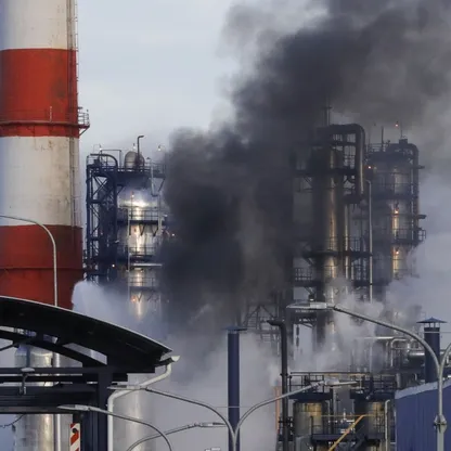 أوكرانيا تقصف مصفاة نفط روسية.. وموسكو: نتقدم في زابوروجيا