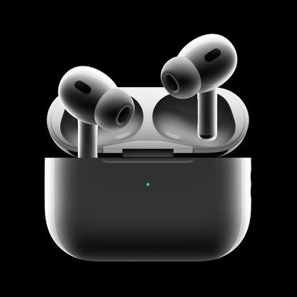 أبل تطور مزايا صحية جديدة لسماعات AirPods Pro