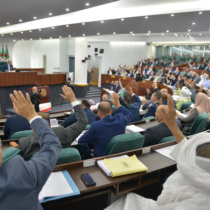 الجزائر.. قانون "الحق في الإضراب" بين التقييد والضبط