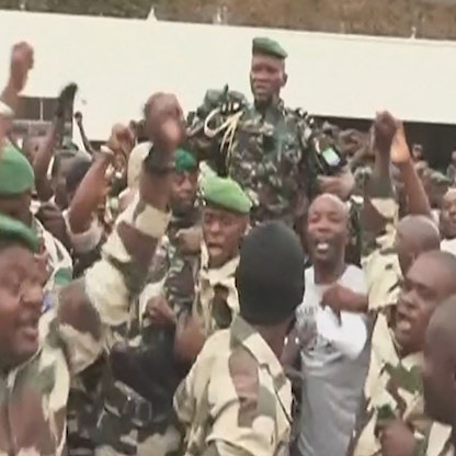 جنرالات الجابون يبحثون اختيار قيادة البلاد: بونجو متقاعد وله كافة الحقوق