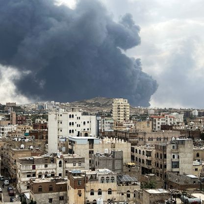 غارات إسرائيلية على صنعاء.. والحوثيون: عدوان يستهدف المطار ومحطات كهرباء ومصنع إسمنت