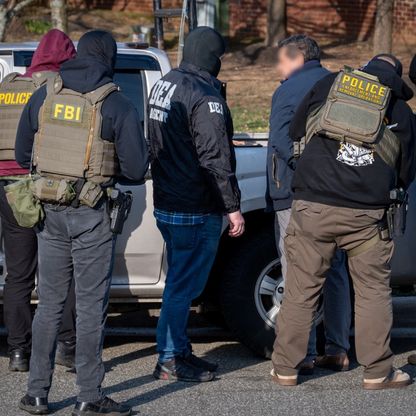 عناصر FBI ينتشرون في واشنطن بعد دعوة ترمب لإخلاء العاصمة من المشردين