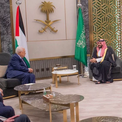 ولي العهد السعودي يجتمع مع رئيس فلسطين في جدة