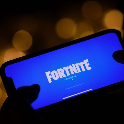 لعبة "فورتنايت" تعود لهواتف آيفون وتهجر متجر جلاكسي