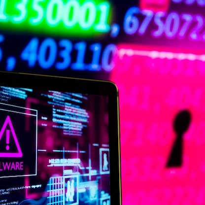 تقرير: "قراصنة إيرانيون" استهدفوا مسؤولين إسرائيليين وأميركيين سابقين