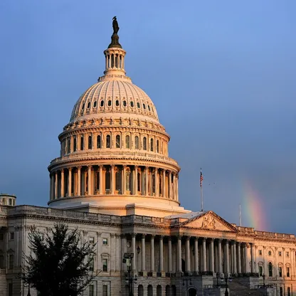 إدارة ترمب تلمّح لدفع أجور الموظفين العاملين فقط بعد الإغلاق الحكومي