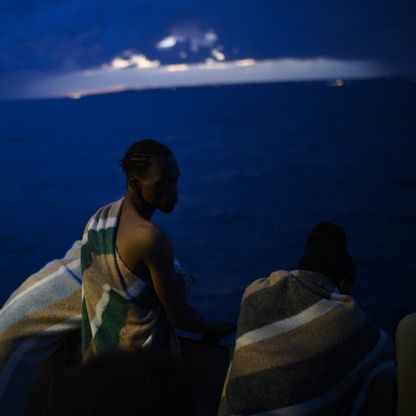 بينهم أطفال ونساء.. فقدان 61 مهاجراً إثر غرق قاربهم قبالة سواحل ليبيا
