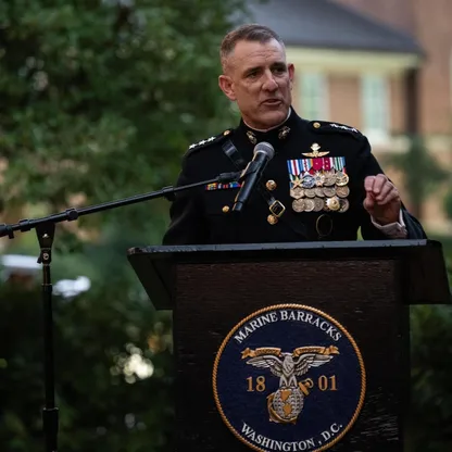 ترمب يرشح جنرالاً شارك في الضربات ضد الحوثيين للقيادة الجنوبية وسط توتر مع فنزويلا