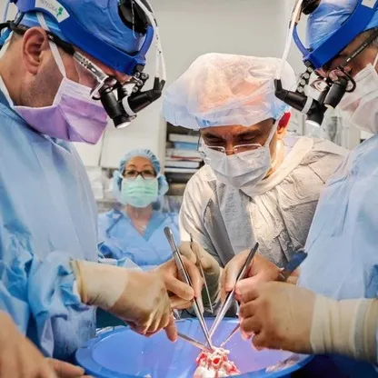 دراسة: الجراحة أفضل من المناظير عند استبدال صمامات القلب الصناعية