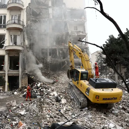 أميركا تواصل قصف أهداف إيرانية وسط تضارب بشأن المفاوضات