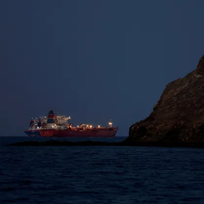 تعطل الملاحة في هرمز.. واحتجاز سفينة إيرانية يعمق مخاطر العبور