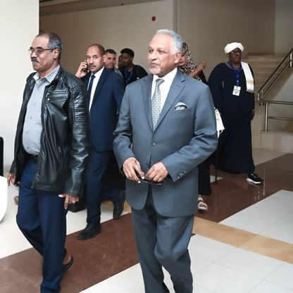 السودان.. البرهان يكلّف دفع الله الحاج بتسيير مهام رئيس الوزراء وعمر صديق للخارجية