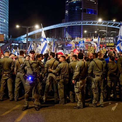 إسرائيل.. اشتباكات بين الشرطة ومحتجين يطالبون باستقالة نتنياهو