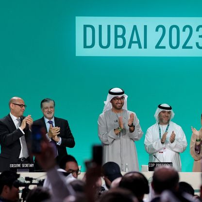 COP28.. دول العالم تتبنى "اتفاقاً تاريخياً" للتحول عن الوقود الأحفوري