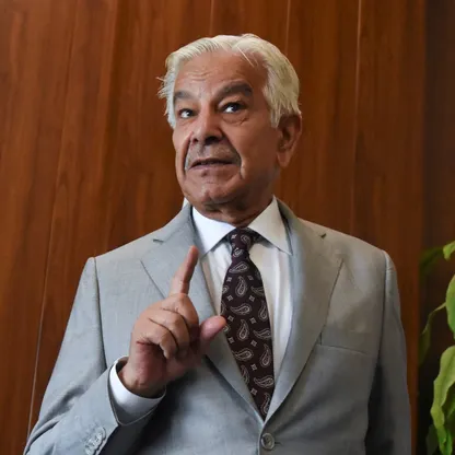 وزير الدفاع الباكستاني لـ"الشرق": تجدد الحرب مع الهند "ممكن".. وجاهزون للرد