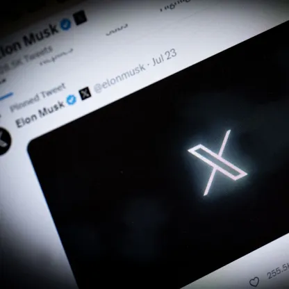 منصة "إكس" تعلن السماح رسمياً بنشر المحتوى الإباحي