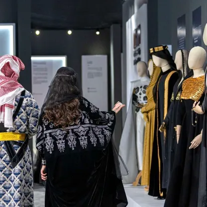 "زينة وحرف يدوية".. توظيف التراث السعودي في الأزياء الحديثة