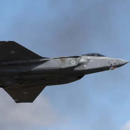 المقاتلة Su-30MK2 الفنزويلية وF-35 الأميركية.. من يتفوق في المواجهة؟